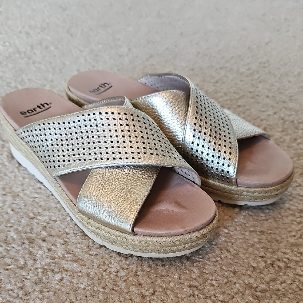 Earth Women's Metallic Gold Platform Espadrille Slides Size 8 Euc